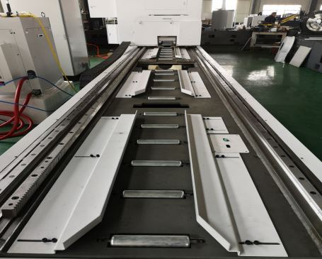 automatic loading system-tube pipe fiber laser cutting machine top